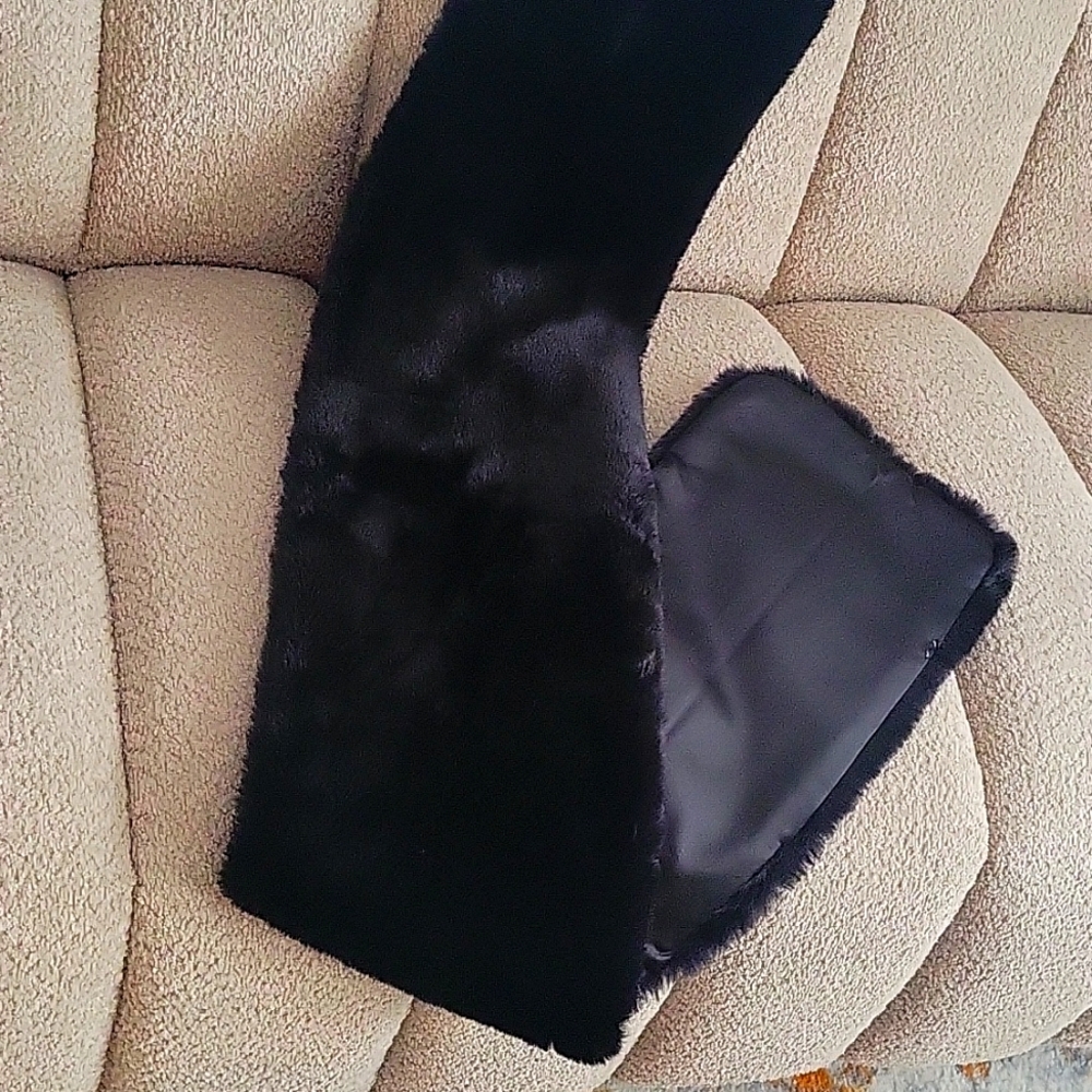 Fuax Fur Scarf